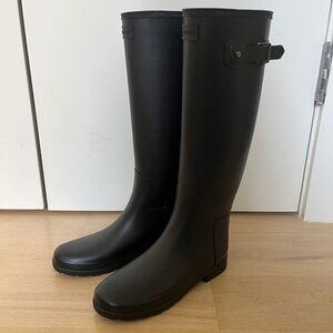Hunter Tall Rain Boots  - Women's Slim Fit 8 US - Black